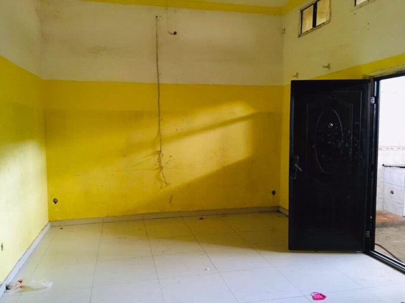 Arrendamento de Casa 1° Andar. (apenas arrenda- se a parte do Rés do chão).