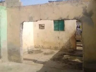 CASA T2 À VENDA NO CAZENGA valor 1.520.000 kz✨🏡