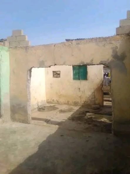 CASA T2 À VENDA NO CAZENGA valor 1.520.000 kz✨🏡