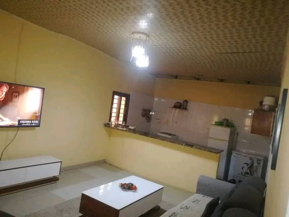 VENDE-SE ESTÁ CASA 6 milhões Negociável