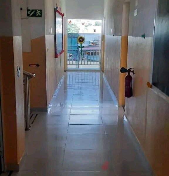 *COLÉGIO E CRECHE À VENDA*