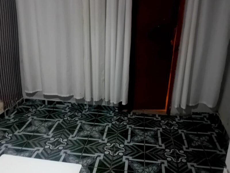 Arrenda-se moradia T2 bera estrada carro para na porta no Cassenda rua 3