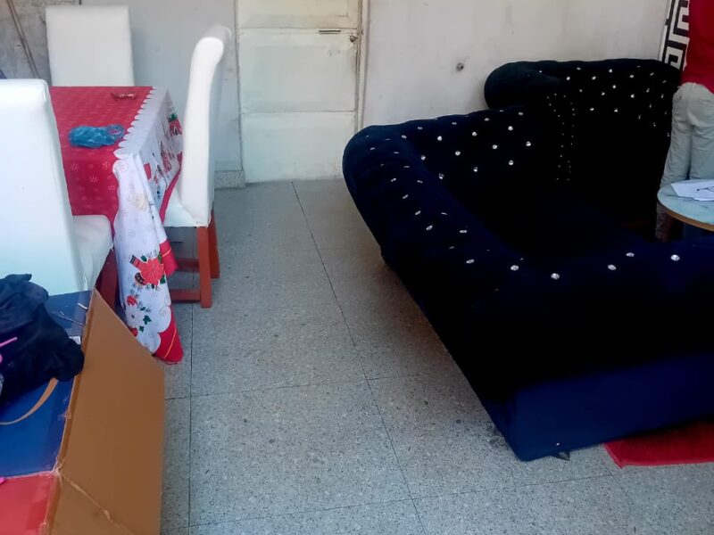 Arrenda-se moradia T2 bera estrada carro para na porta no Cassenda rua 3