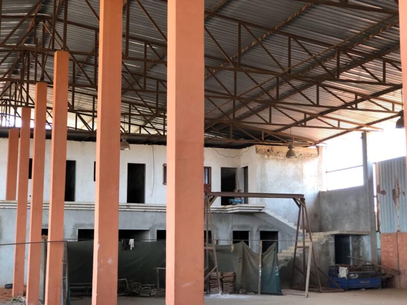 Está a Venda este Armazém/Estaleiro Localizado no Benfica bairro Mundial