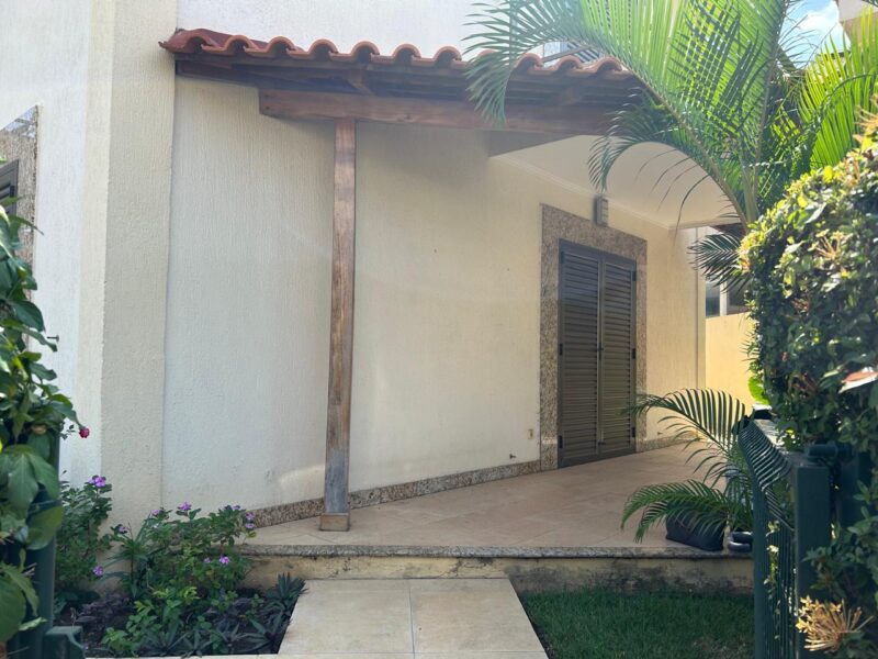 A Venda Vivenda Duplex Condomínio Conchas Talatona