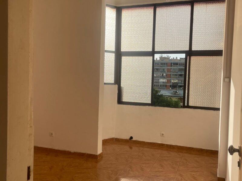 EM ALUGUEL APARTAMENTO T2 VASTO