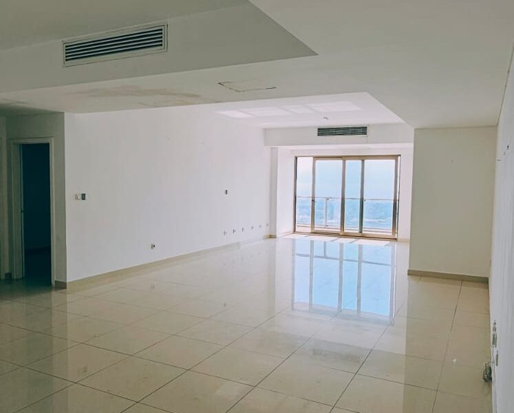APARTAMENTO T3+1 NO EDIFÍCIO SOLAR DO ALVALADE