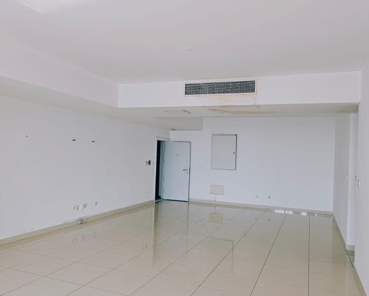 APARTAMENTO T3+1 NO EDIFÍCIO SOLAR DO ALVALADE