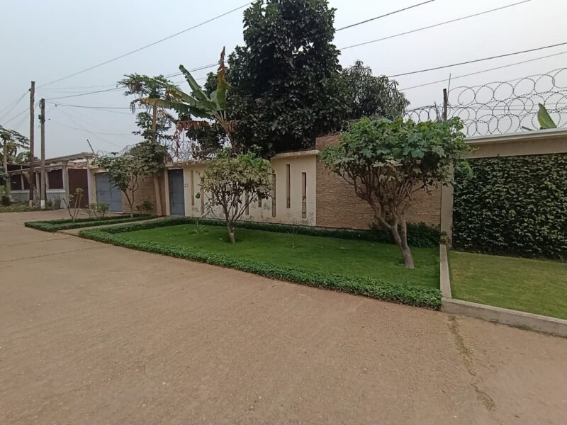 Arrenda-se Casa T3 No Condomínio da Polícia*