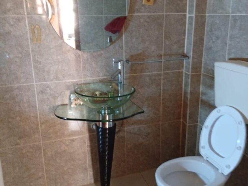 ARRENDA-SE APARTAMENTO T1 — MAIANGA