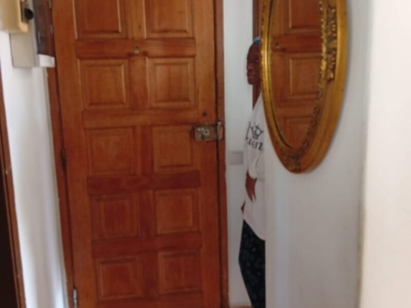 ARRENDA-SE APARTAMENTO T1 — MAIANGA