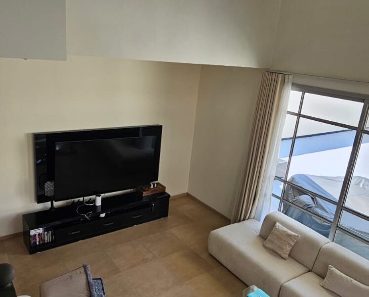 MORADIA T3+1 DÚPLEX NO CONDOMÍNIO ORQUÍDEA