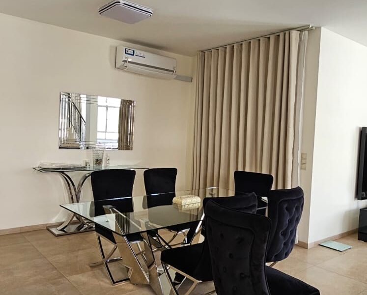 MORADIA T3+1 DÚPLEX NO CONDOMÍNIO ORQUÍDEA