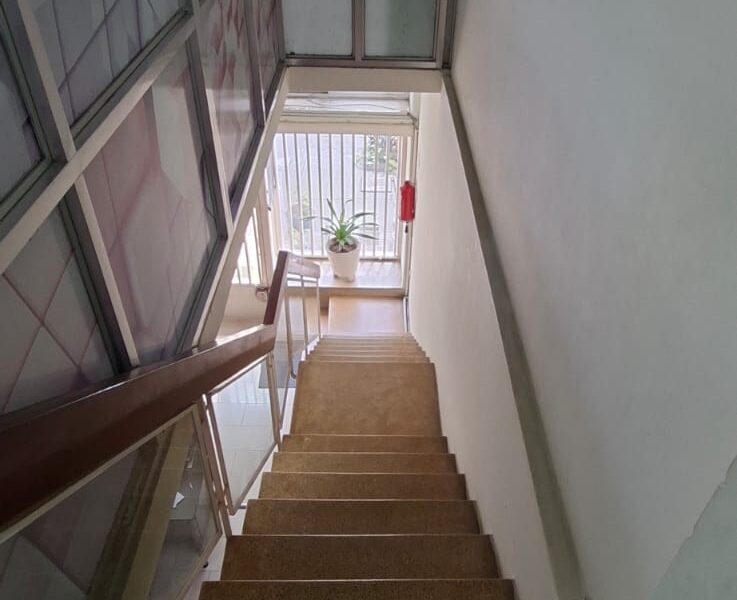 ESCRITÓRIO COM 150 M² MOBILADO