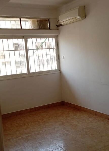 ARRENDA-SE APARTAMENTO T2 CLIMATIZADO.