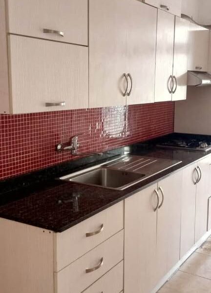 ARRENDA-SE APARTAMENTO T2 CLIMATIZADO.