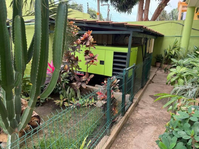 VENDE-SE ESTA VIVENDA V4+ ANEXO E PISCINA NO BENFICA SENTIDO BFA*
