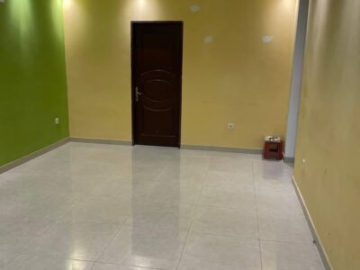 Arrenda-Se uma T3 Localizado No Morro Bento junto Academia Bai de que sai do Kikagil