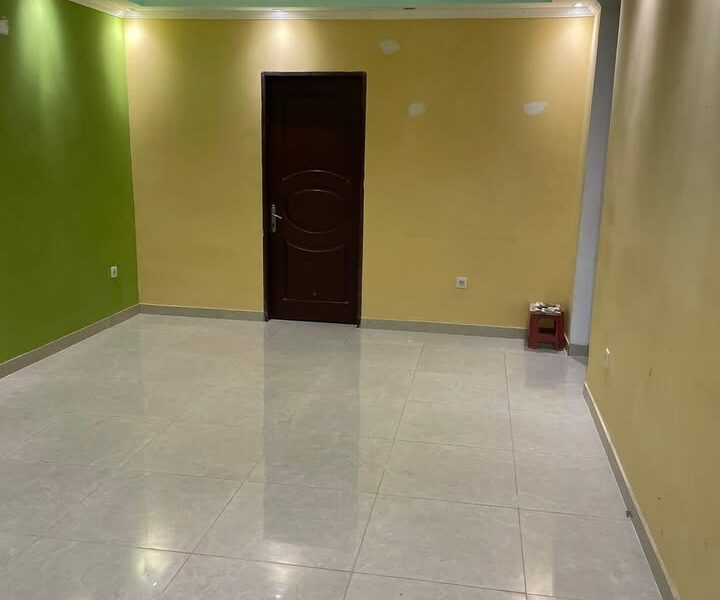 Arrenda-Se uma T3 Localizado No Morro Bento junto Academia Bai de que sai do Kikagil