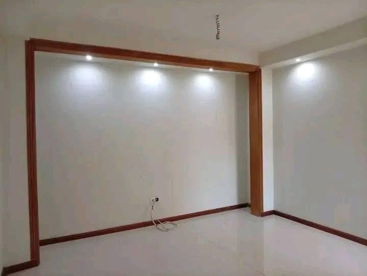 VENDE-SE UM 1•ANDAR T4,EM VIANA