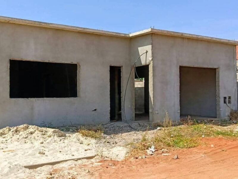 VENDE-SE 2 VIVENDAS T3