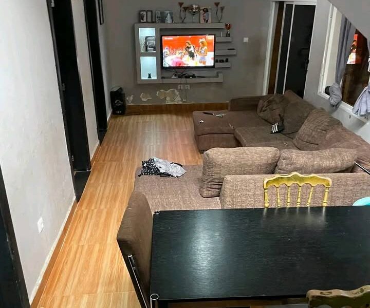 Vende se esta casa T3 no Benfica