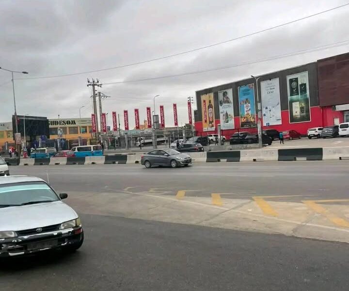 Vende se esta casa T3 no Benfica