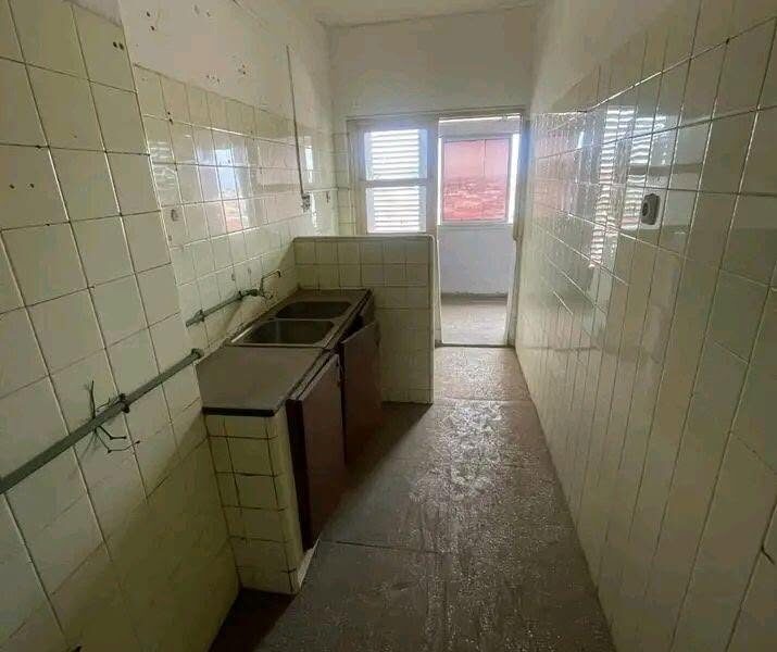 Arrendar: Apartamento T2 Famoso Prédio Azul no Cassenda
