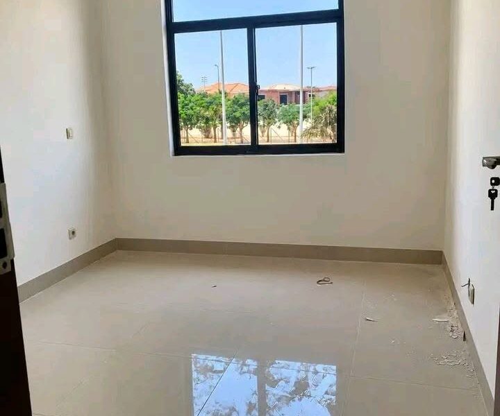 ARRENDA-SE APARTAMENTO T3