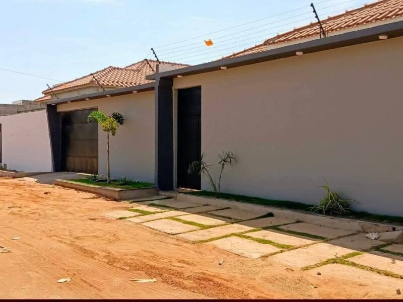 VENDE-SE 2 VIVENDAS T3