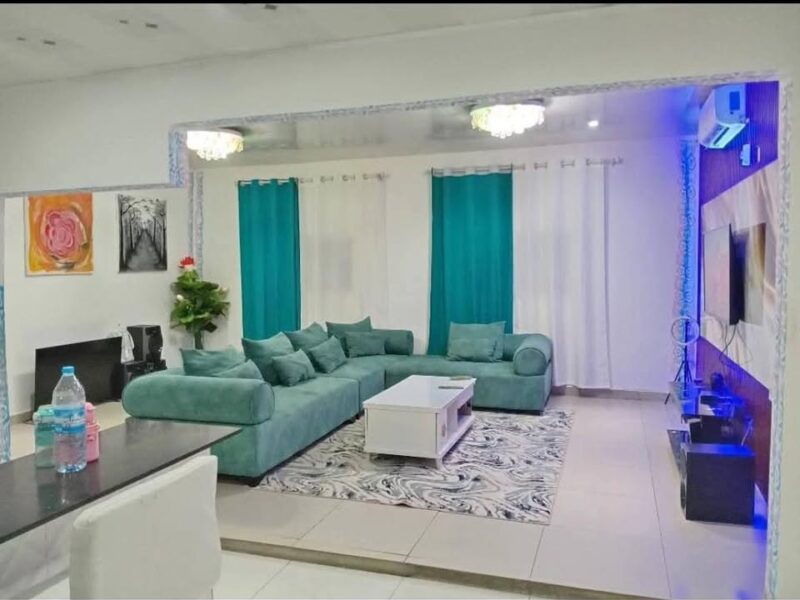 ARRENDA-SE E VENDE-SE ESTA LINDA CASA T3 – GOLF 2