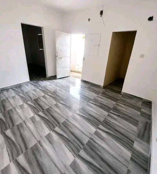 ARRENDA SE ESTÁ T1 LIMPA 🏡