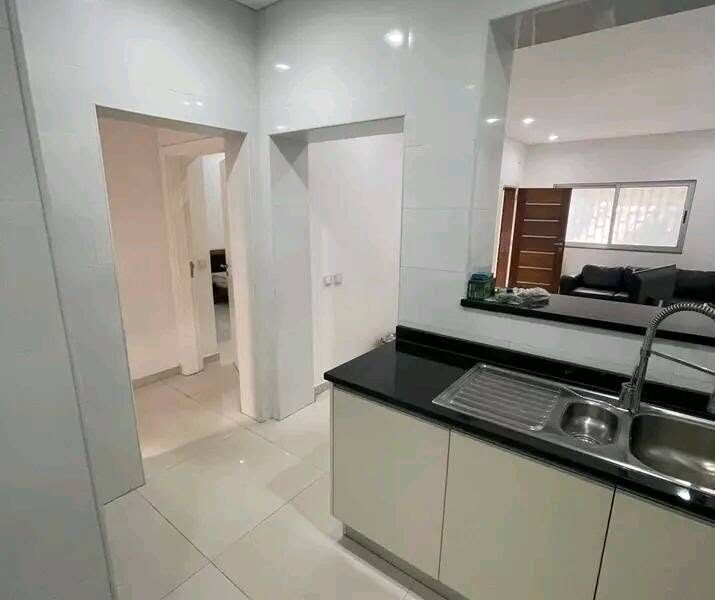 ARRENDA-SE MORADIA T2 COM mobília 2 QUINTAIS – INGOMBOTA