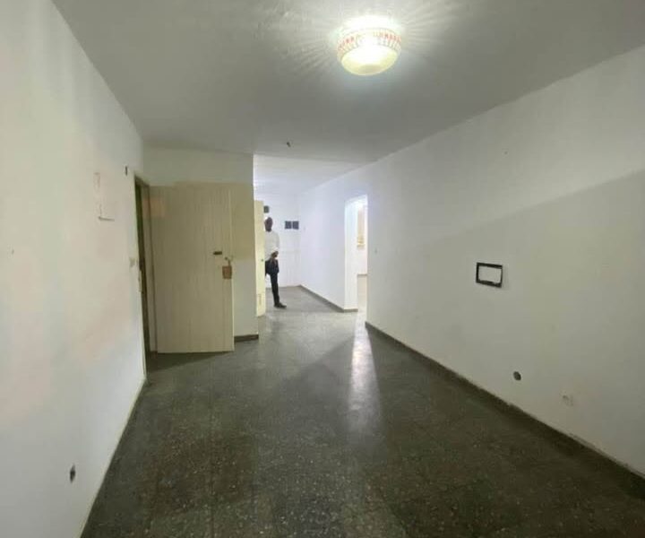 ARRENDA-SE APARTAMENTO T2 CLIMATIZADO