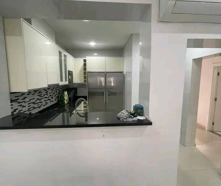 ARRENDA-SE MORADIA T2 COM mobília 2 QUINTAIS – INGOMBOTA