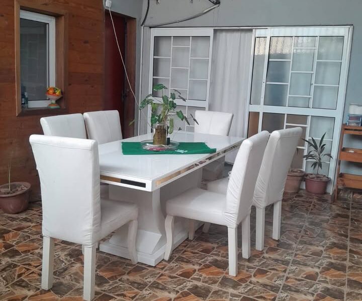 À VENDA: MORADIA V3 (1 SUÍTE), TOTALMENTE INDEPENDENTE.