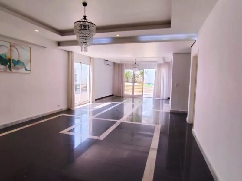 Vivenda V5 duplex com Piscina e Anexo