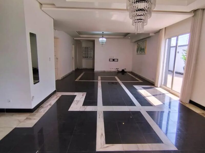 Vivenda V5 duplex com Piscina e Anexo