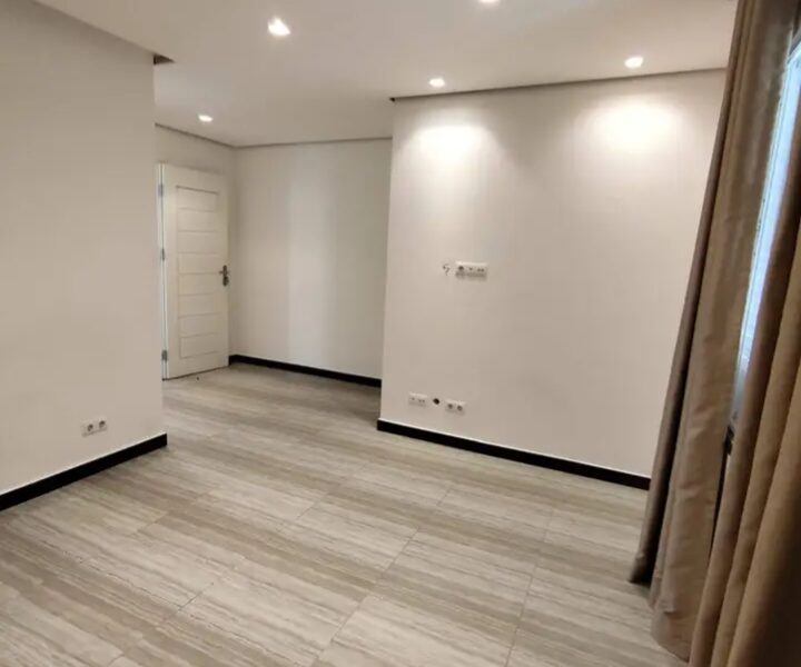 Vivenda V5 duplex com Piscina e Anexo