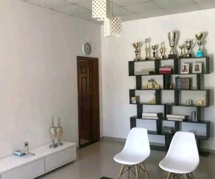 V3+1 com piscina a venda