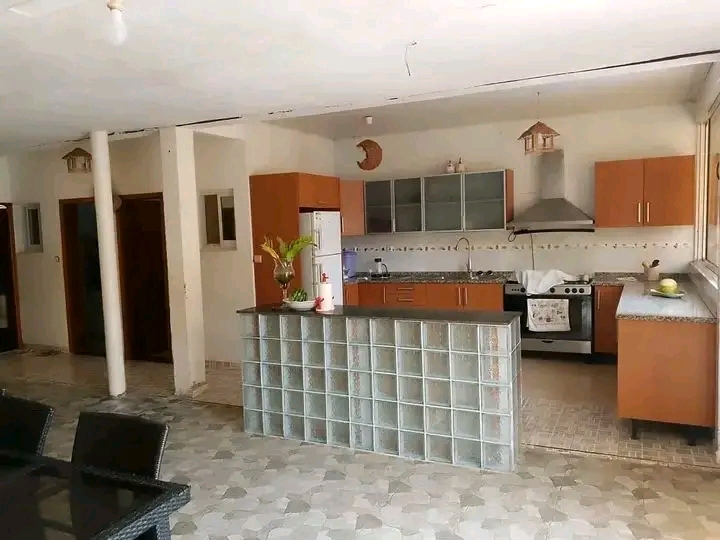 V3+1 com piscina a venda