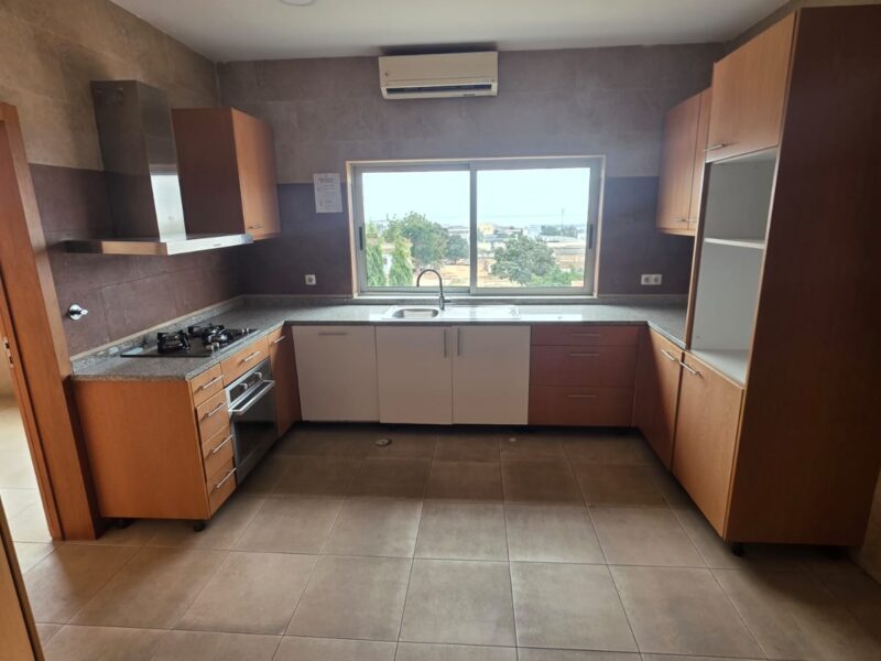 Temos disponivel para venda um edifício. Construção nova.