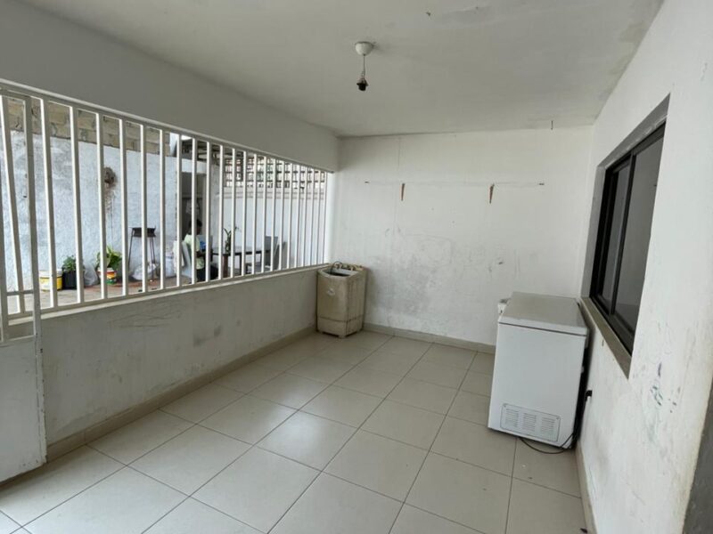 ARRENDA-SE ESTA MORADIA TIPOLOGIA T3 ( COM PRIVACIDADE ) BEIRA À ESTRADA