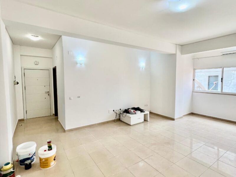 APARTAMENTO T2 NA RUA SAMUEL BERNARDO- INGOMBOTAS