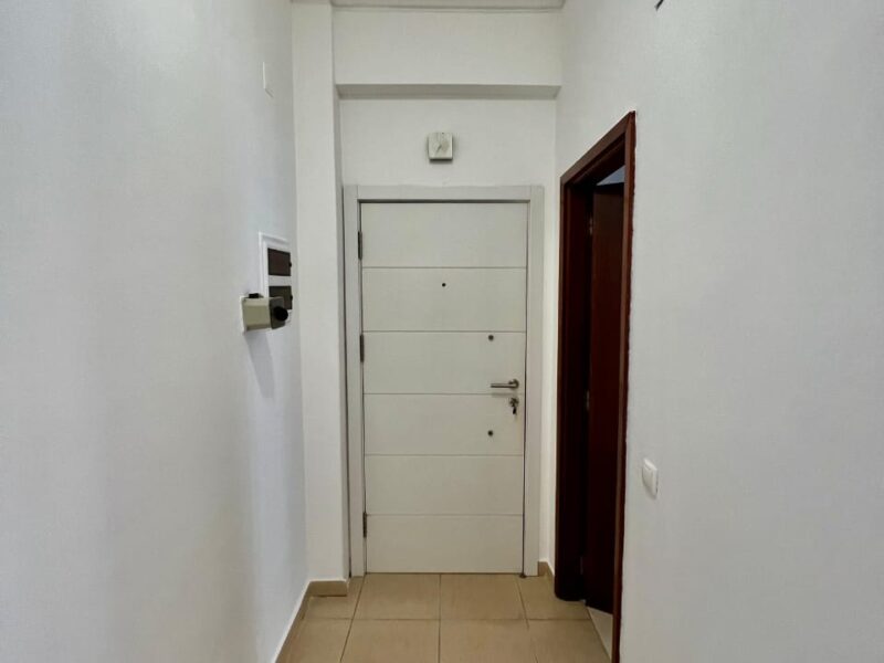 APARTAMENTO T2 NA RUA SAMUEL BERNARDO- INGOMBOTAS