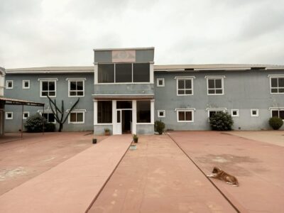 Vende-se este hotel,