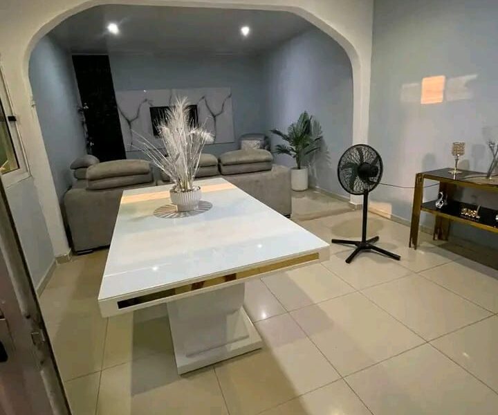 VENDE-SE VIVENDA V3+SUÍTE RÉS DO CHÃO & 1°ANDAR EM VIANA