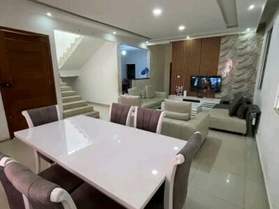 CASA A VENDA 1°ADAR T5