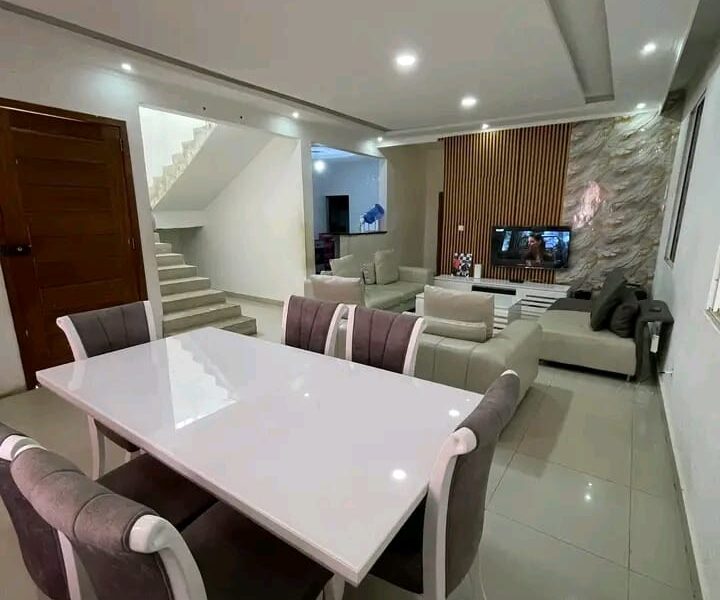CASA A VENDA 1°ADAR T5