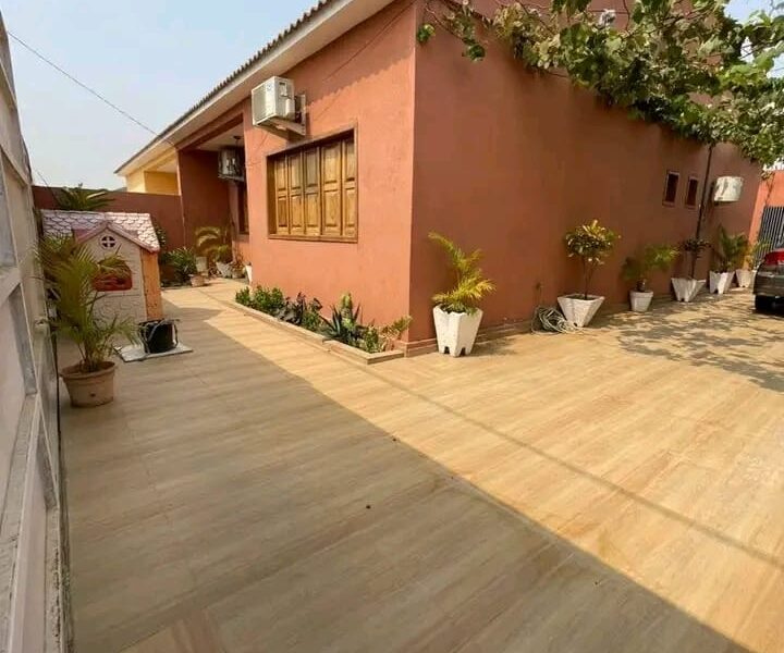 VENDE-SE VIVENDA 🏡V3 +1 com anexo